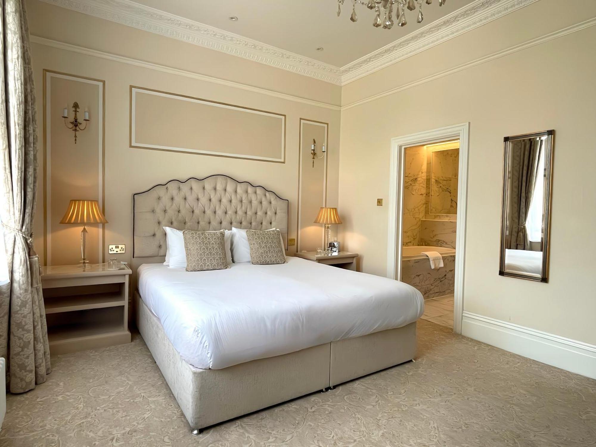Bathen House Boutique Hotel Cameră foto A bedroom at the hotel